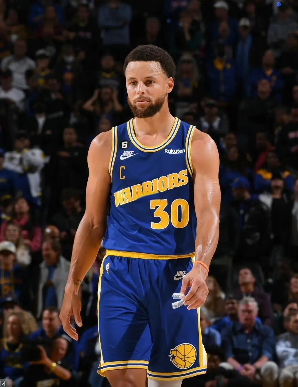 网页版登录入口-关键时刻金州勇士调整名单以备葡超，状态回暖环节打磨，悬念犹存，资深球员宣示担当(勇士有望重返争冠行列)